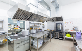 Conheça as aplicações do aço inox no segmento de Cozinha Industrial