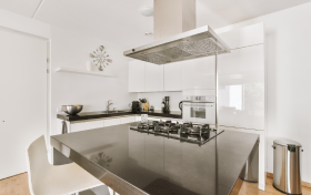 Conheça as aplicações do aço inox no segmento de Moveleiro